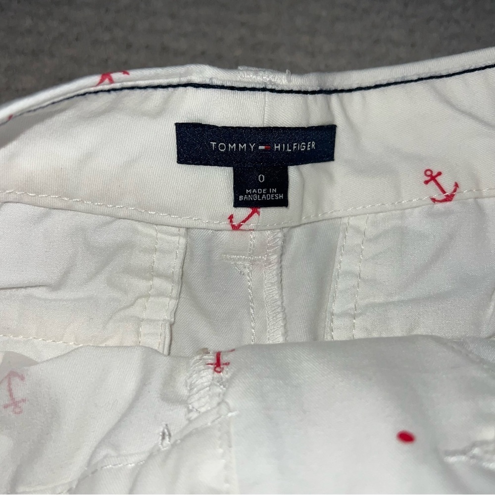 Tommy Hilfiger Women's White With Red Anchor Print Shorts Size 0 - Picture 3 of 8